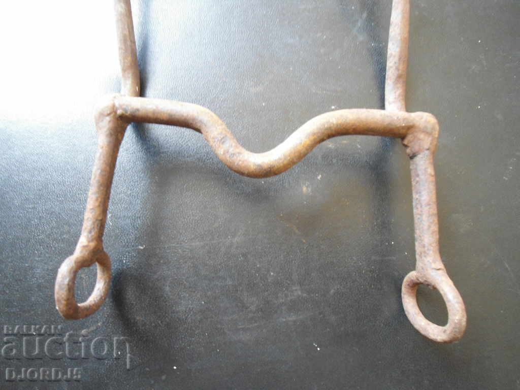 Auction  An old tool, a chopper