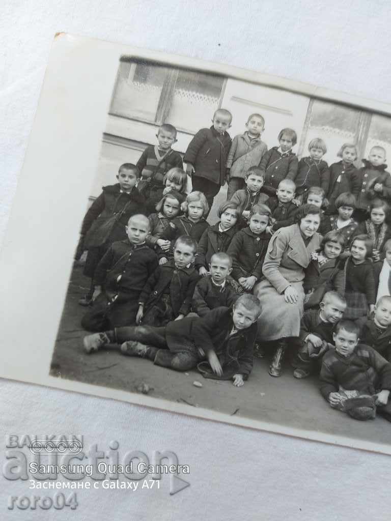 KIDS - TEACHER - 5 KIDS - TEACHER - 5