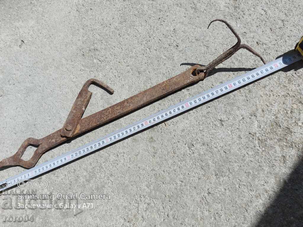 OLD FORGED MANDALO FROM REVIVAL GATES with price 49.50 BGN | € 25.31 OLD FORGED MANDALO FROM REVIVAL GATES with price 49.50 BGN | € 25.31