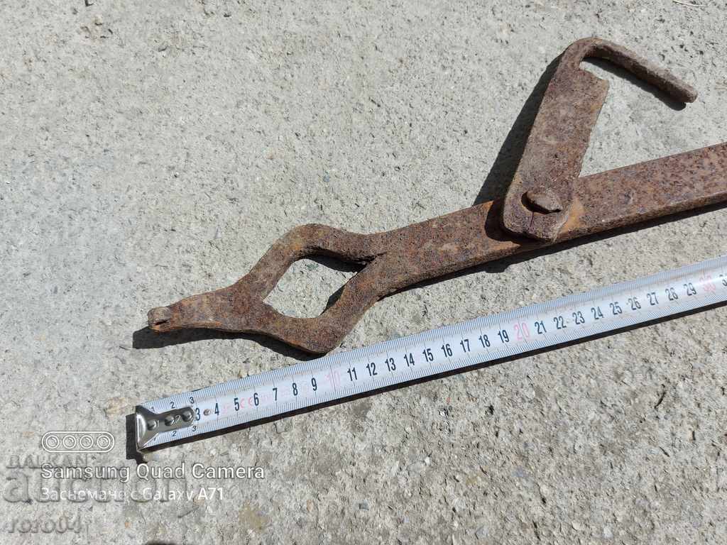 Delivery of OLD FORGED MANDALO FROM REVIVAL GATES Delivery of OLD FORGED MANDALO FROM REVIVAL GATES