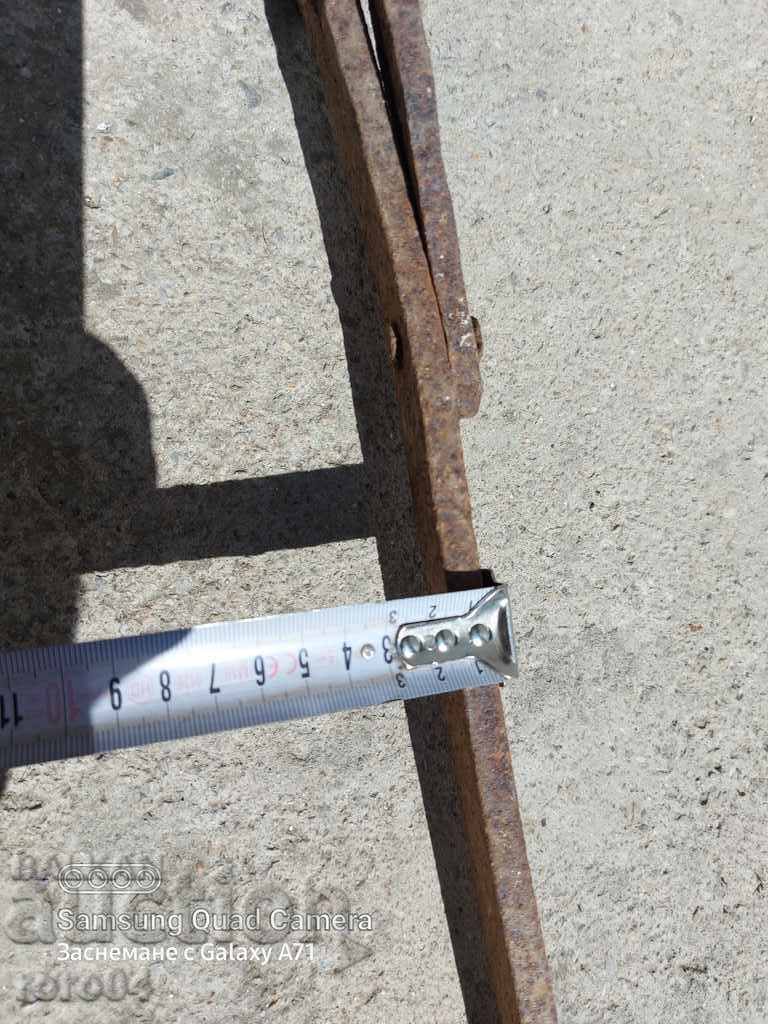 OLD FORGED MANDALO FROM REVIVAL GATES - 7 OLD FORGED MANDALO FROM REVIVAL GATES - 7