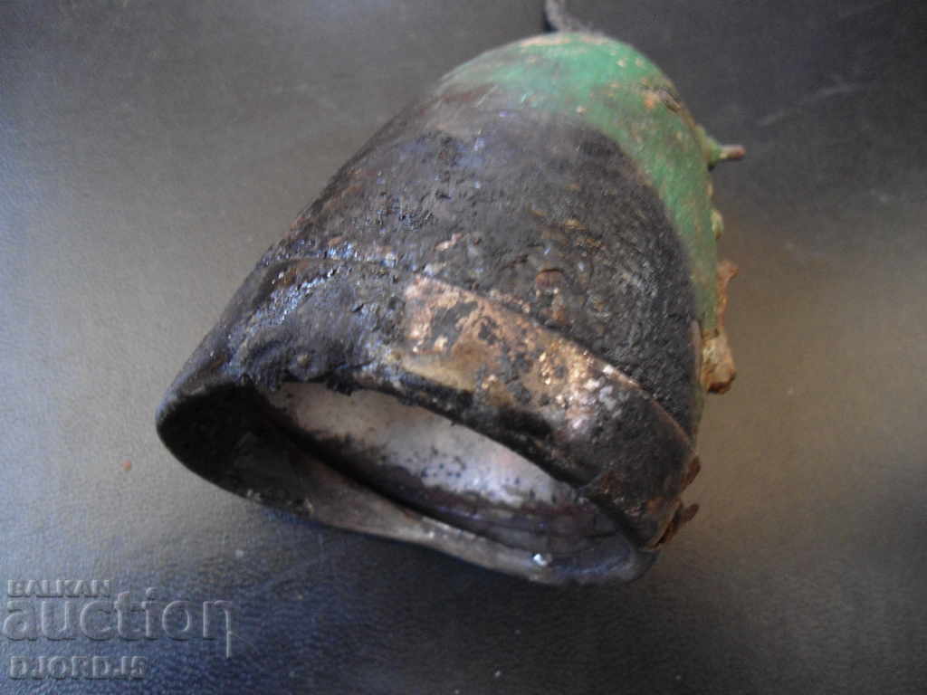 An old wheelhouse lamp with price 2.00 BGN | € 1.02 An old wheelhouse lamp with price 2.00 BGN | € 1.02