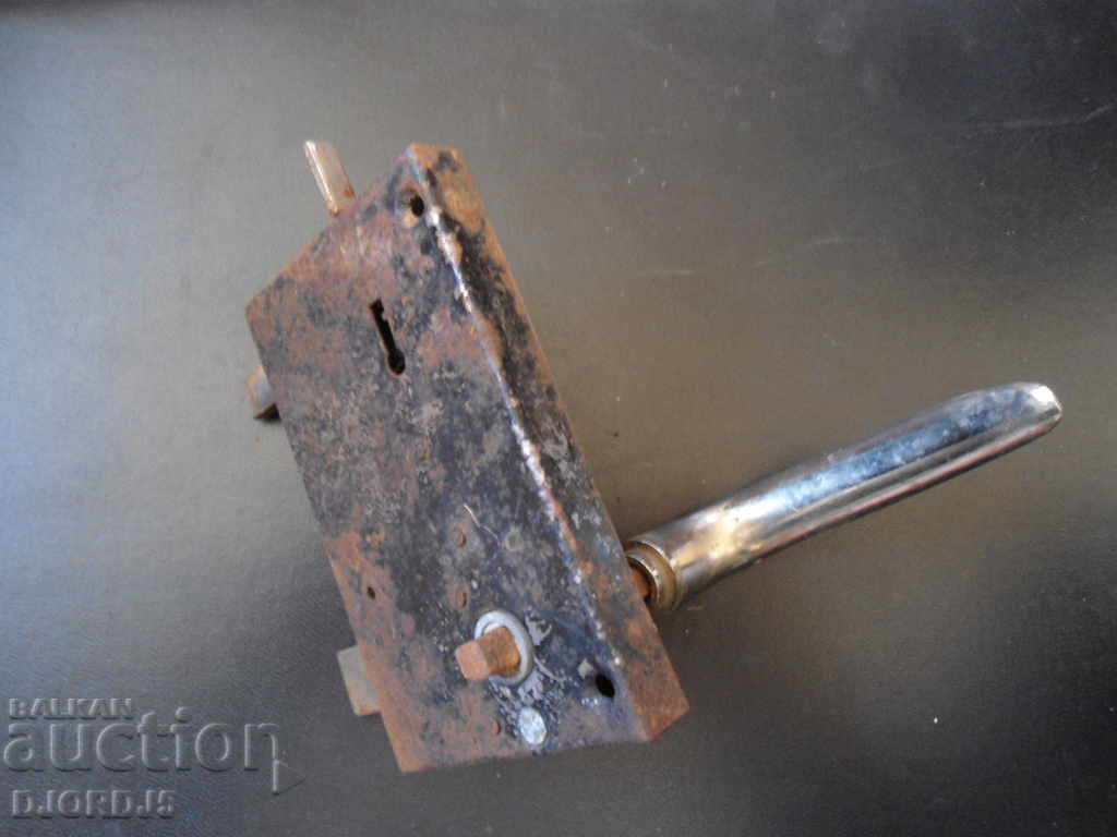 Old lock with price 4.00 BGN | € 2.05 Old lock with price 4.00 BGN | € 2.05