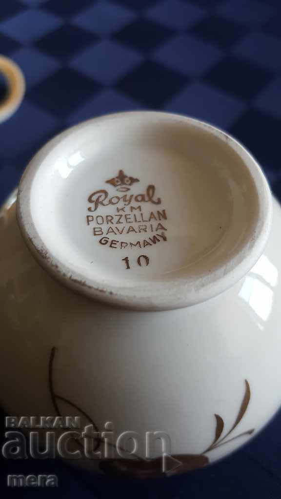 Two porcelain German jugs - 5