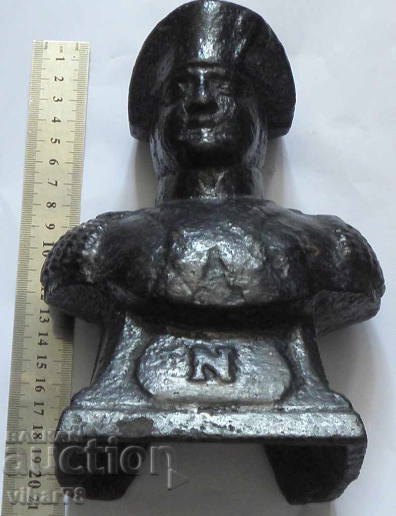Delivery of Old cast iron figure-Napoleon Bonaparte for a fireplace Delivery of Old cast iron figure-Napoleon Bonaparte for a fireplace