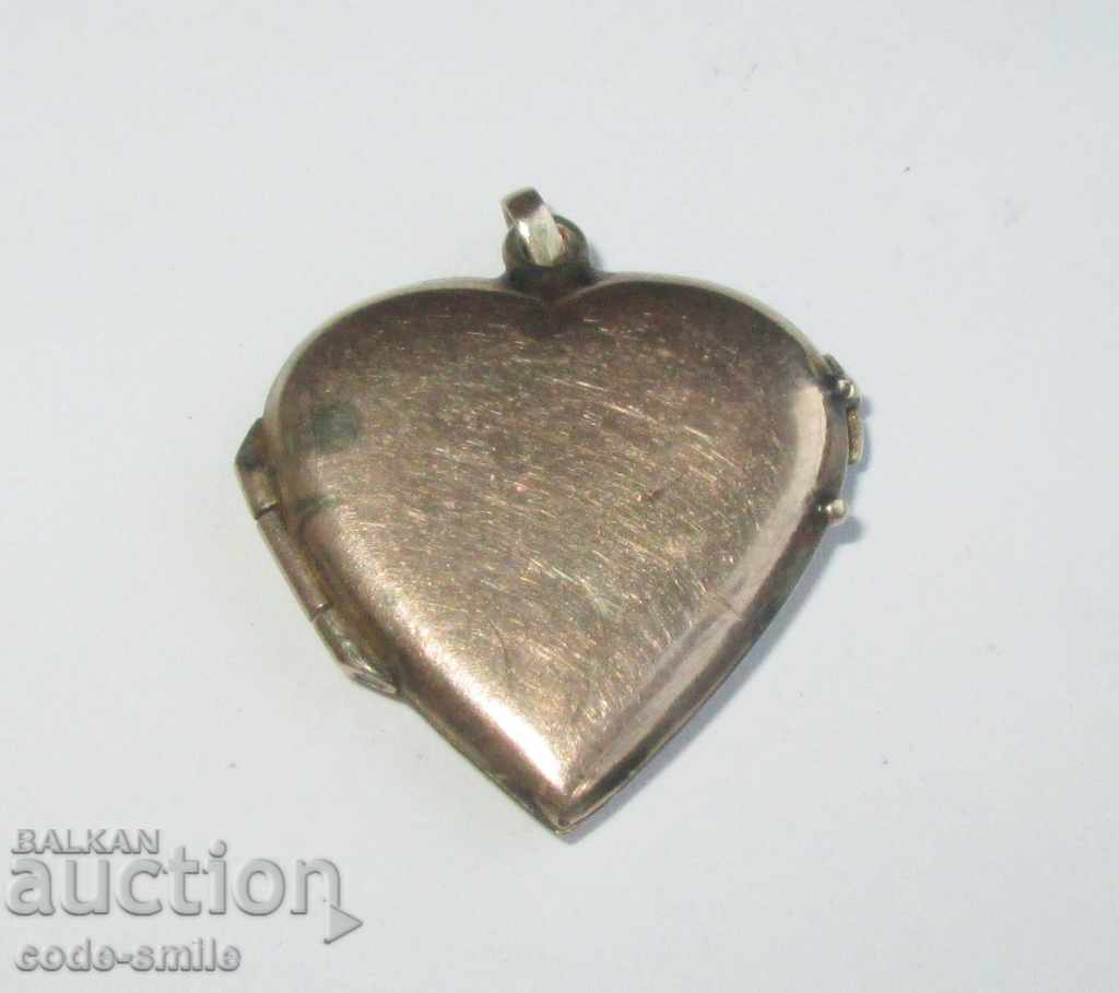 Pandantiv inimă de medalion vintage cu minarete de moschee din secolul al XIX-lea cu preț 130.00 BGN | € 66.47