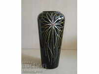 Стъклена ваза черно калиево стъкло ръчно рисувана