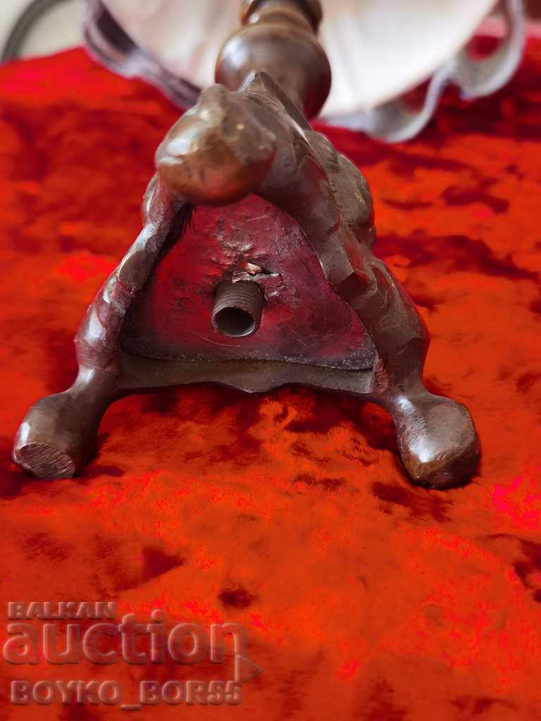 Доставка на Уникална Старинна Бронзова Лампа края на 19 век Доставка на Уникална Старинна Бронзова Лампа края на 19 век