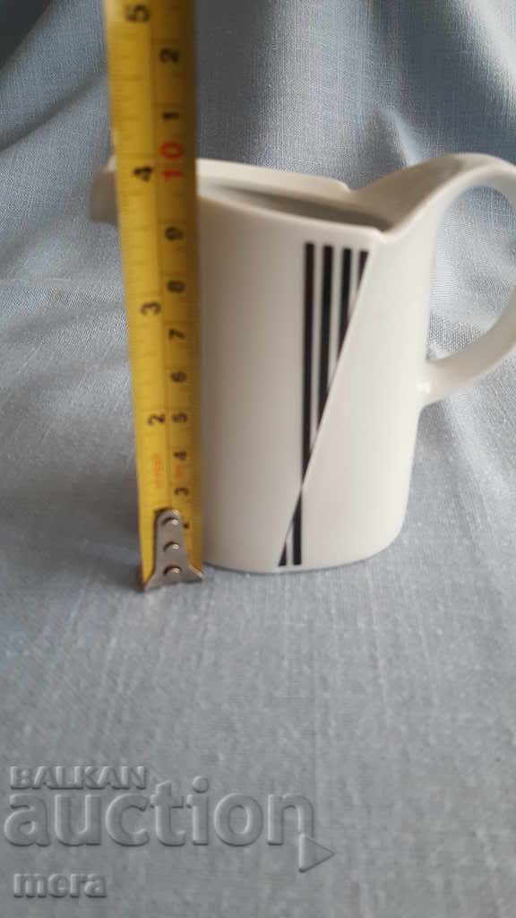 Auction Porcelain jug - Bavaria Auction Porcelain jug - Bavaria