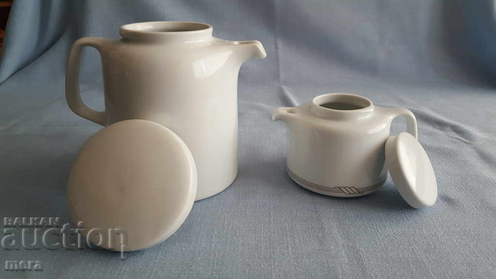 Auction Large and small porcelain jugs-Bavaria Auction Large and small porcelain jugs-Bavaria