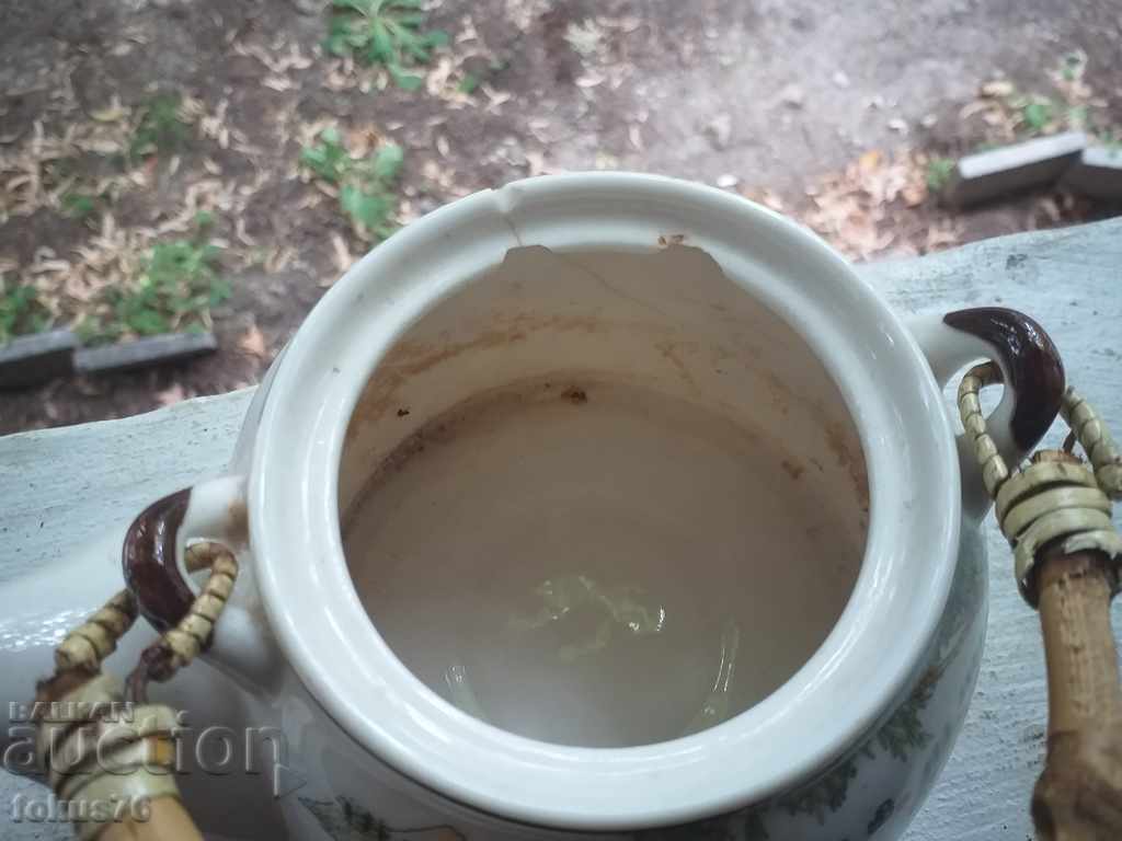 Delivery of Beautiful teapot Chinese or Japanese painted with porcelain print Delivery of Beautiful teapot Chinese or Japanese painted with porcelain print