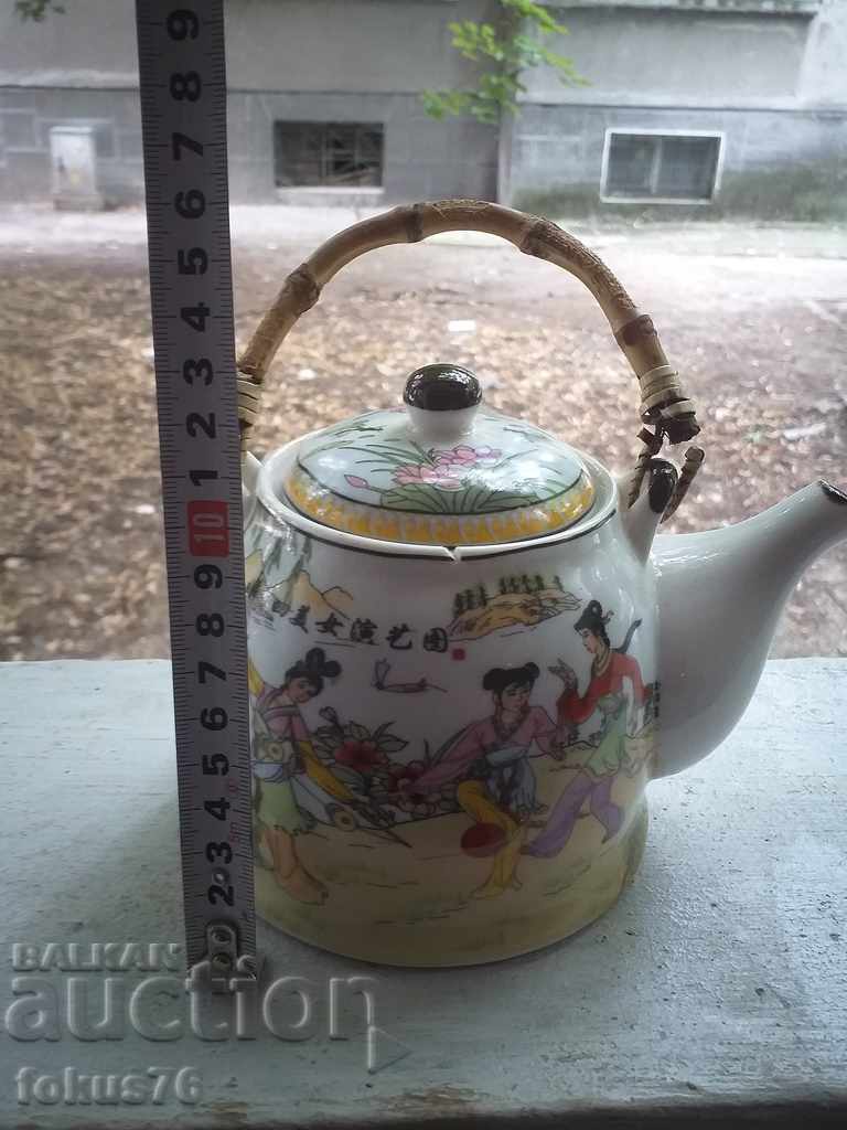 Beautiful teapot Chinese or Japanese painted with porcelain print - 7 Beautiful teapot Chinese or Japanese painted with porcelain print - 7