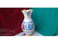 Vază ceramică pictată 26cm. flori, semnătură