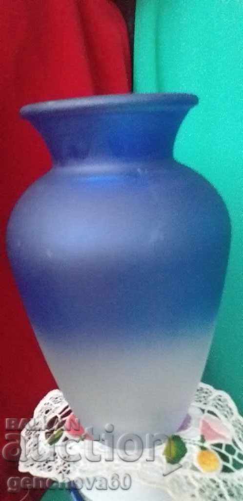Delivery of Old vase, blue Bohemian crystal Delivery of Old vase, blue Bohemian crystal