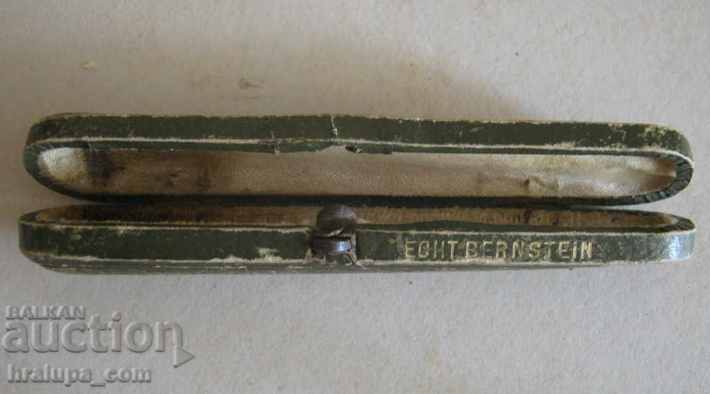 Old cigarette box 19th century Eght Bernstein with price 25.00 BGN | € 12.78 Old cigarette box 19th century Eght Bernstein with price 25.00 BGN | € 12.78