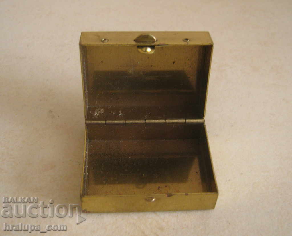 Auction  Metal old box Berliner Verein