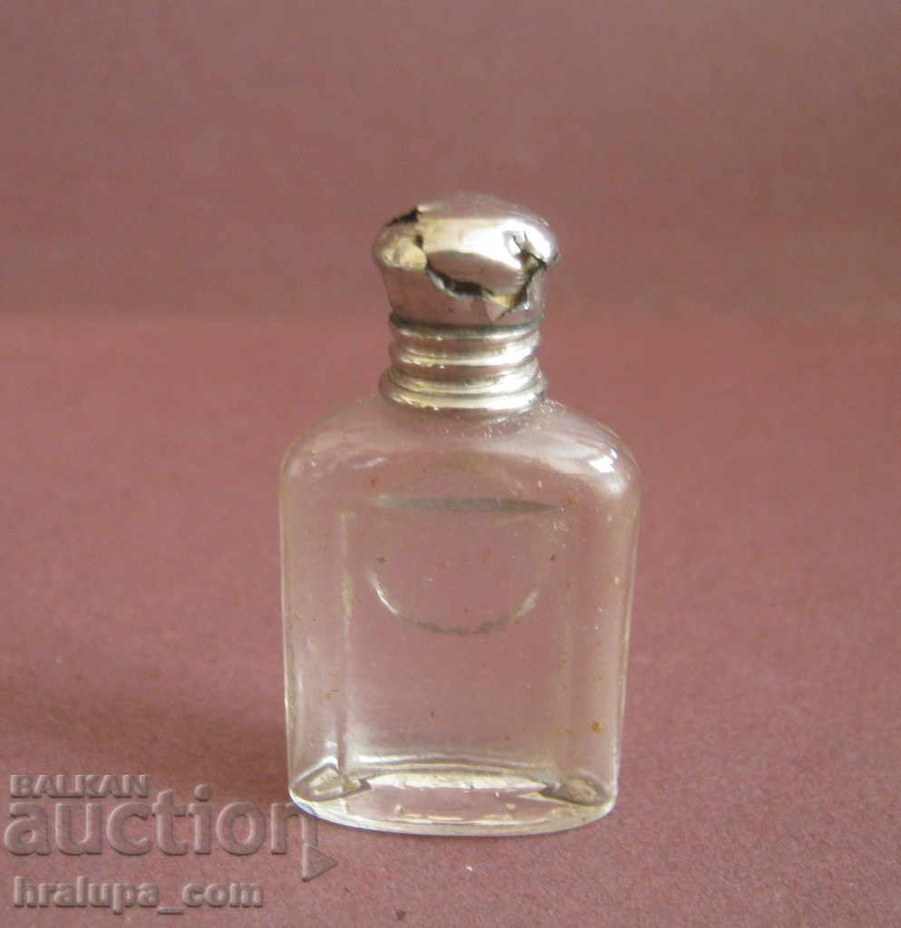 Παλιά αντίκα μπουκάλι αρώματος με τιμή 15.00 BGN | € 7.67 Παλιά αντίκα μπουκάλι αρώματος με τιμή 15.00 BGN | € 7.67