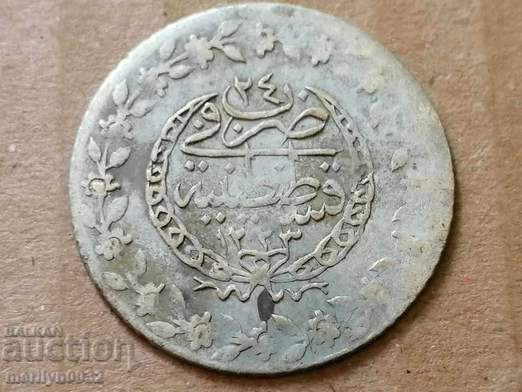 Auction Ottoman coin 2.8 grams of silver 465/1000 Mahmud 2nd Auction Ottoman coin 2.8 grams of silver 465/1000 Mahmud 2nd