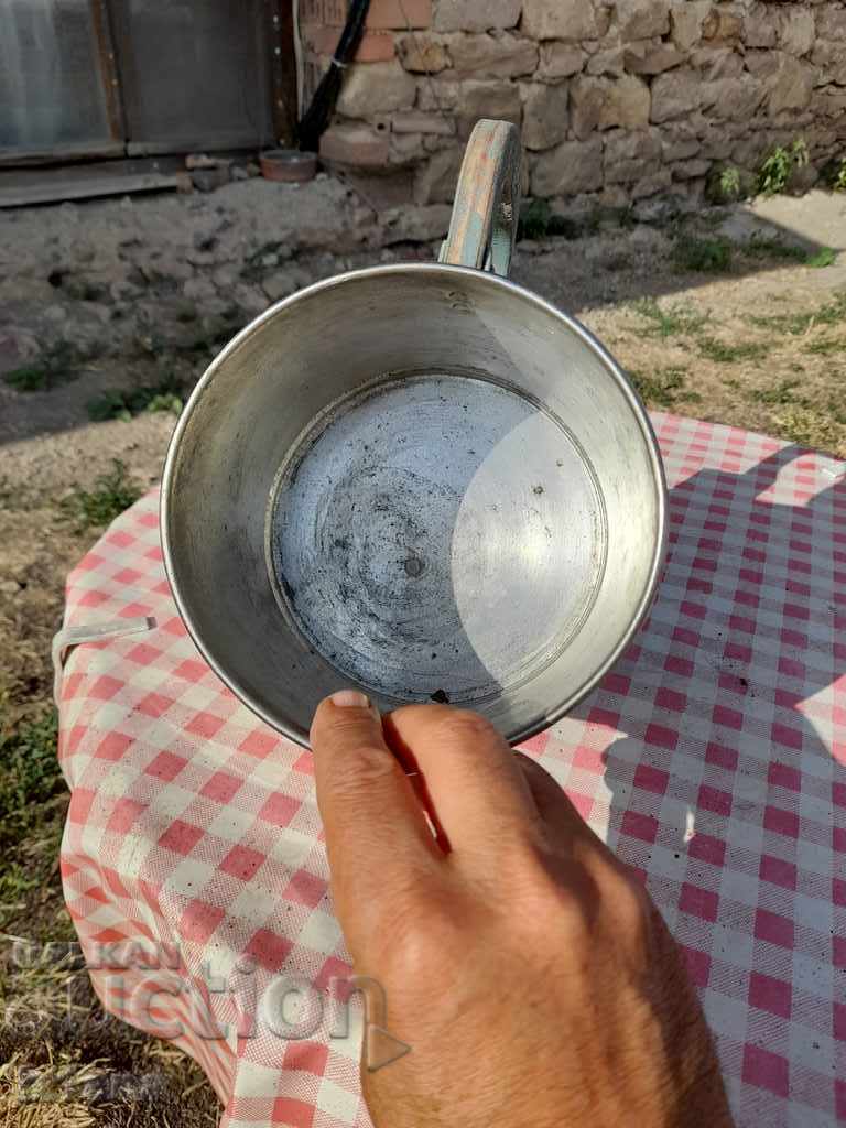 Delivery of Old Elprom Electric Kettle Delivery of Old Elprom Electric Kettle