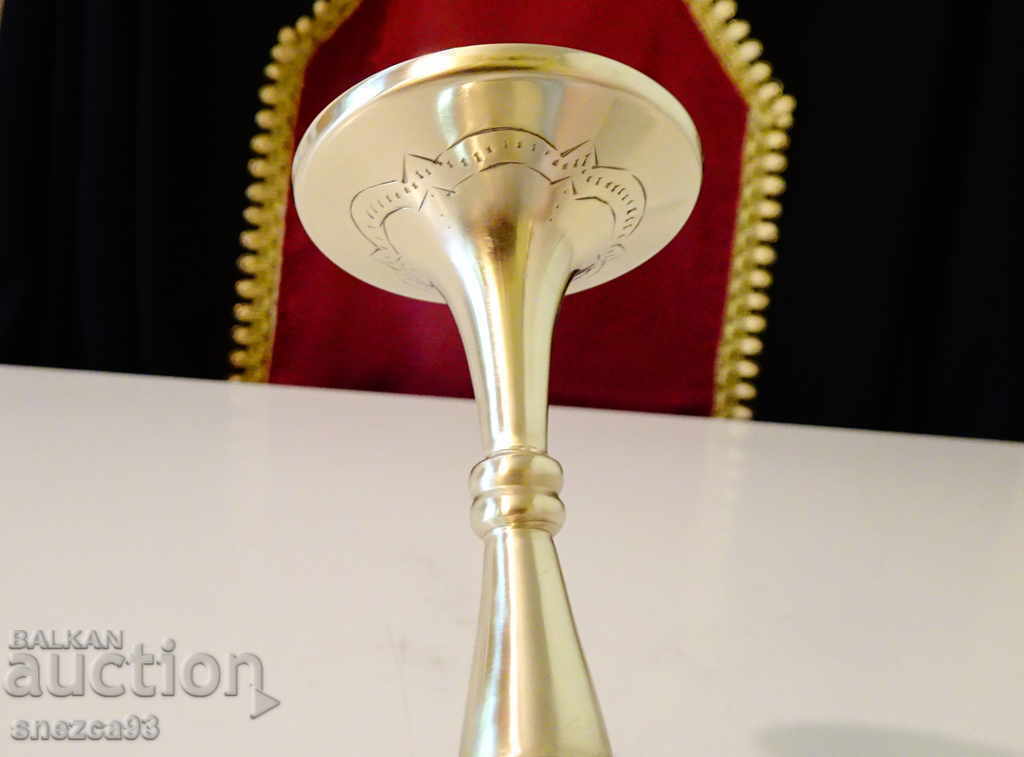 Delivery of English goblet, wine glass, baroque, bronze Delivery of English goblet, wine glass, baroque, bronze