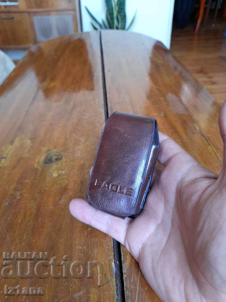 Husă veche pentru GSM cu preț 8.00 BGN | € 4.09