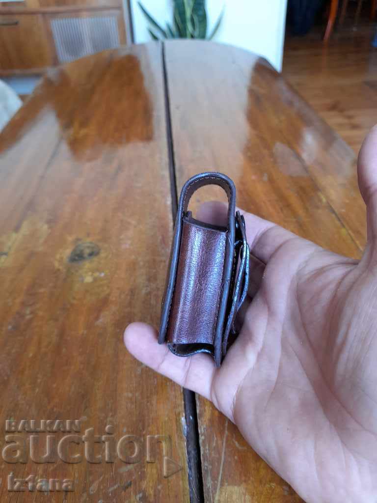 Licitație Husă veche pentru GSM