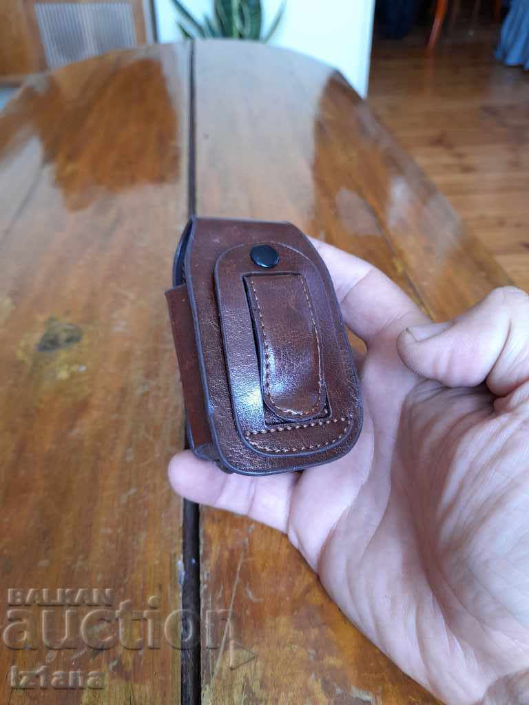 Livrarea Husă veche pentru GSM