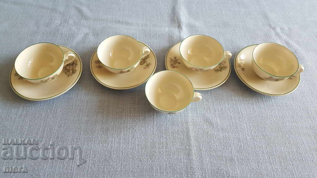 Cesti de cafea cehe din portelan fin cu preț 36.00 BGN | € 18.41 Cesti de cafea cehe din portelan fin cu preț 36.00 BGN | € 18.41