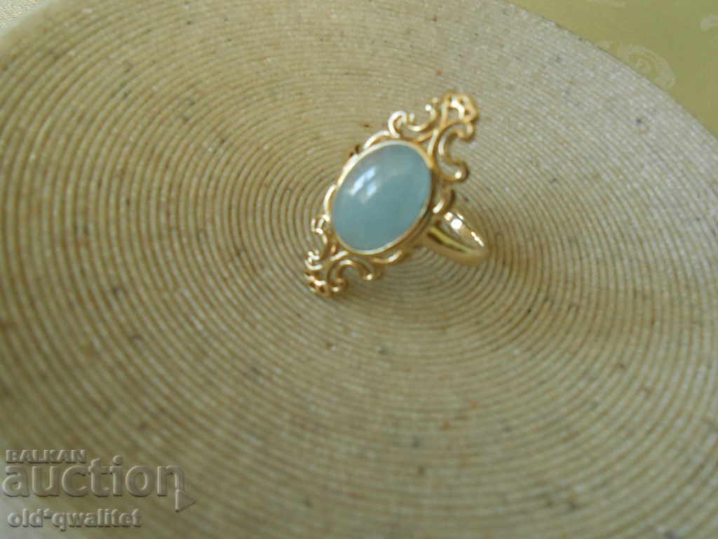 GORGEOUS GOLD RING, 375 Gold with Natural Aquamarine - 5 GORGEOUS GOLD RING, 375 Gold with Natural Aquamarine - 5