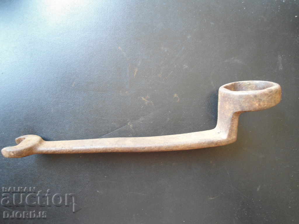 Old key, cart, carriage with price 3.00 BGN | € 1.53 Old key, cart, carriage with price 3.00 BGN | € 1.53