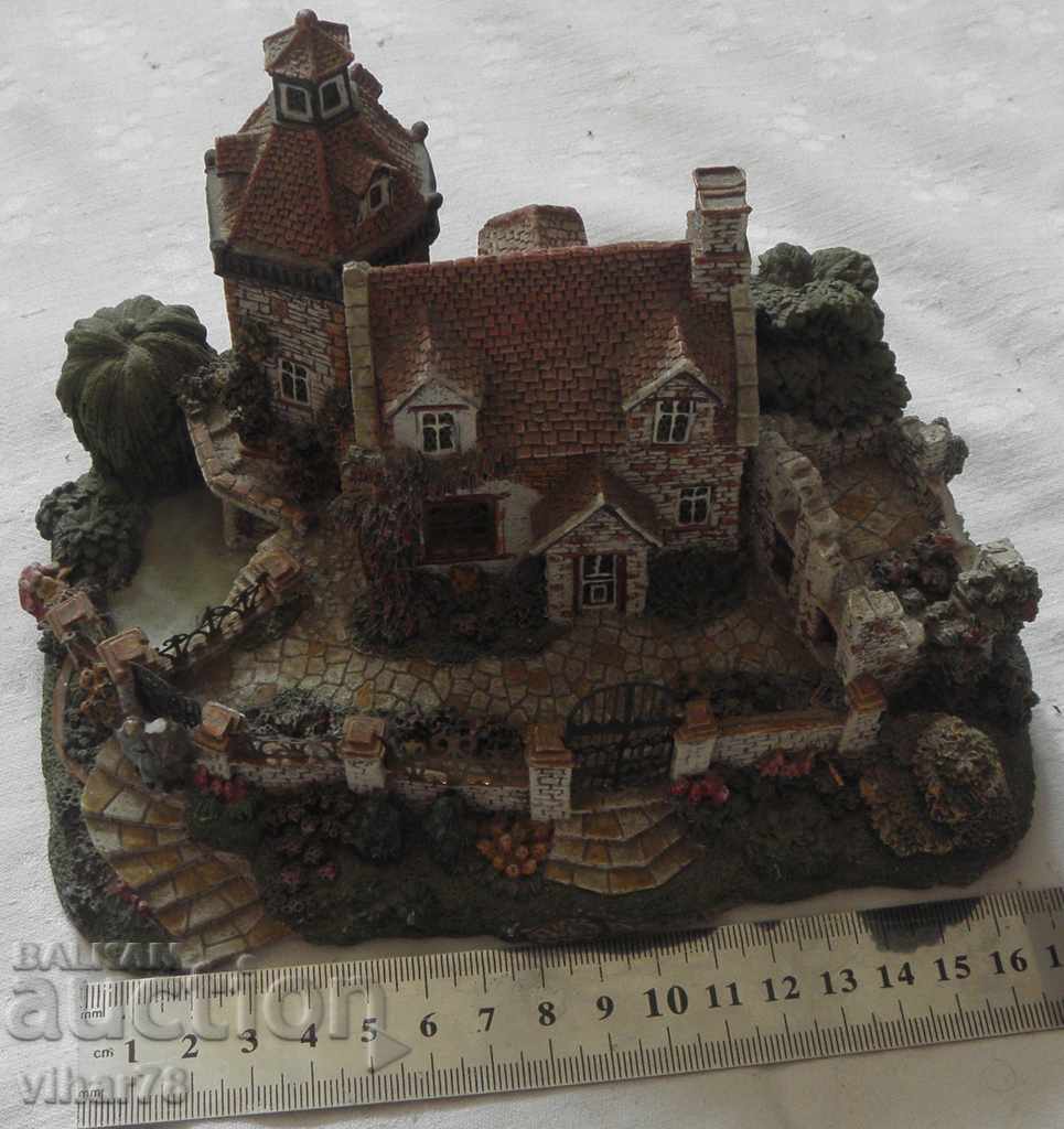 very beautiful house with price 499.99 BGN | € 255.64