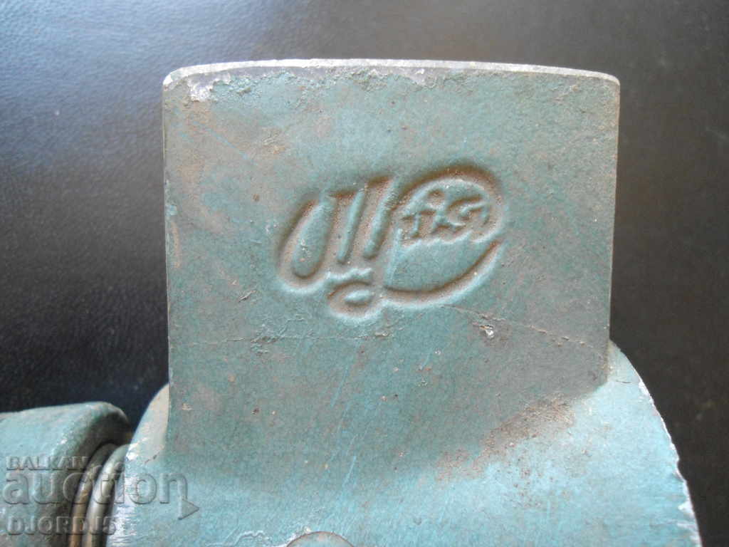 An old spice milling machine with price 6.00 BGN | € 3.07 An old spice milling machine with price 6.00 BGN | € 3.07