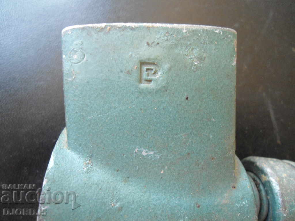 An old spice milling machine - 5 An old spice milling machine - 5