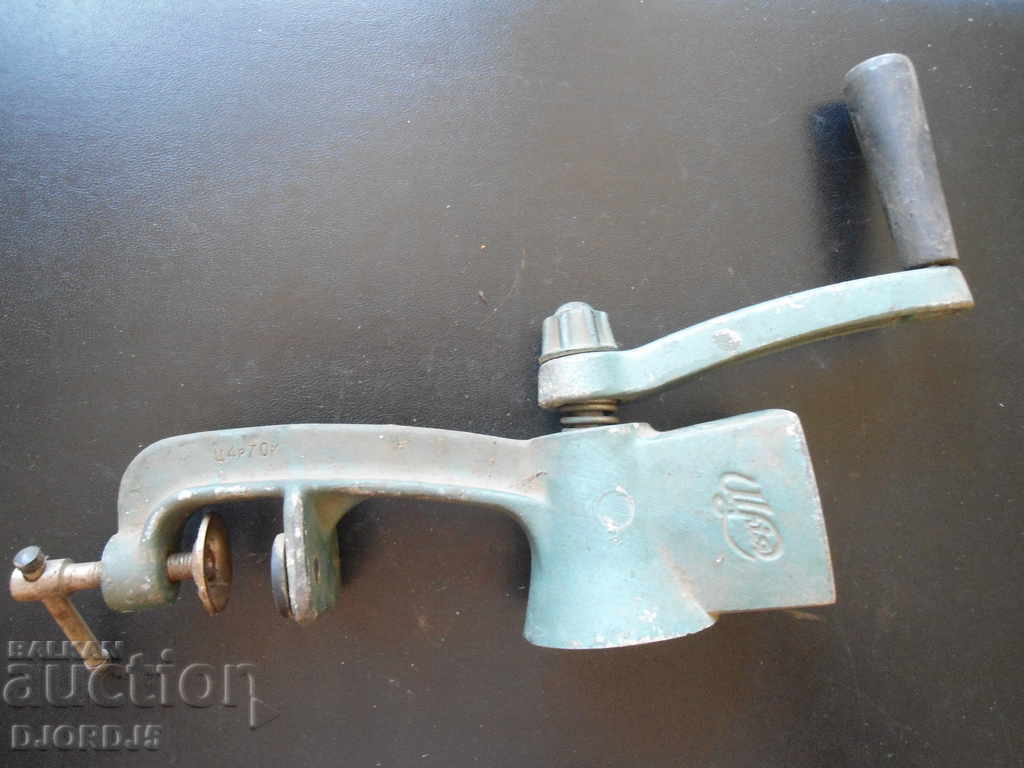 An old spice milling machine - 6 An old spice milling machine - 6