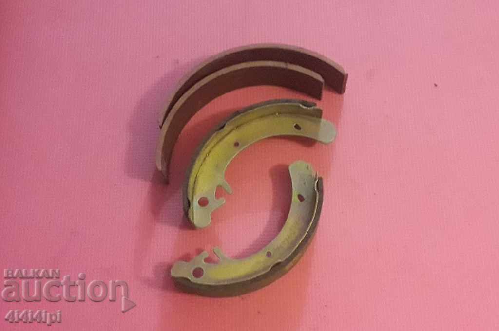 Brake shoe with price 5.00 BGN | € 2.56 Brake shoe with price 5.00 BGN | € 2.56