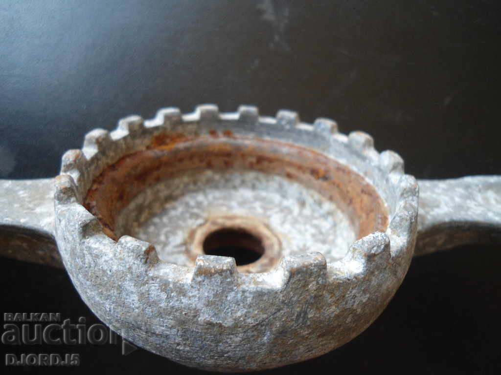 Auction An old sealer Auction An old sealer