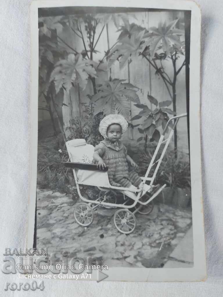 CHILD - RETRO STROLLER - 6 CHILD - RETRO STROLLER - 6