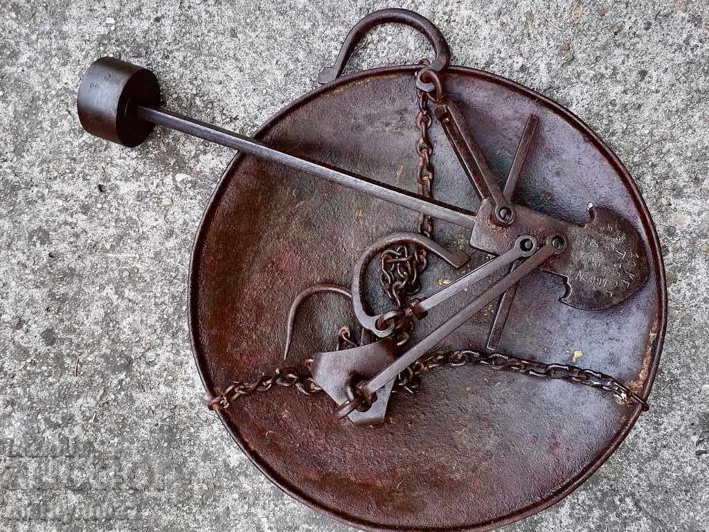Auction Kantar 10 kg Gabrovo Palantsa weighing scale, beginning of the 20th century Auction Kantar 10 kg Gabrovo Palantsa weighing scale, beginning of the 20th century