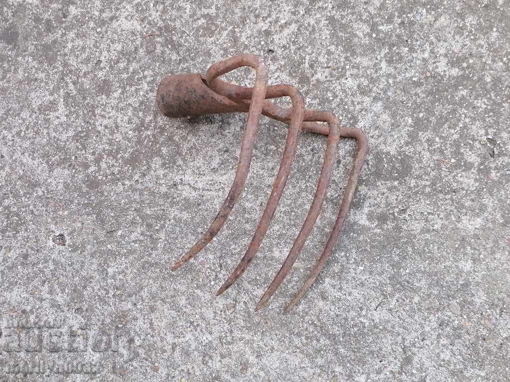 Delivery of Old villa, wrought iron instrument