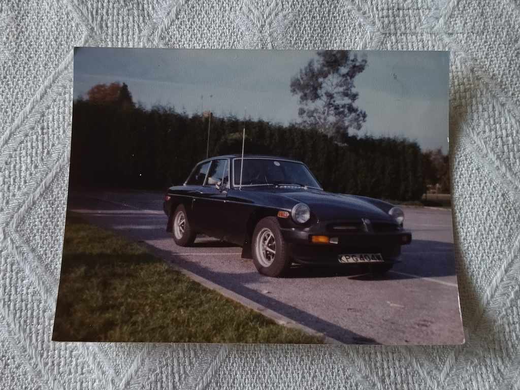 CAR MG MGB GT PHOTO 197 ..