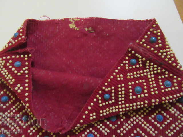 Auction INTERESTING BAG 28 x 24 cm. Auction INTERESTING BAG 28 x 24 cm.