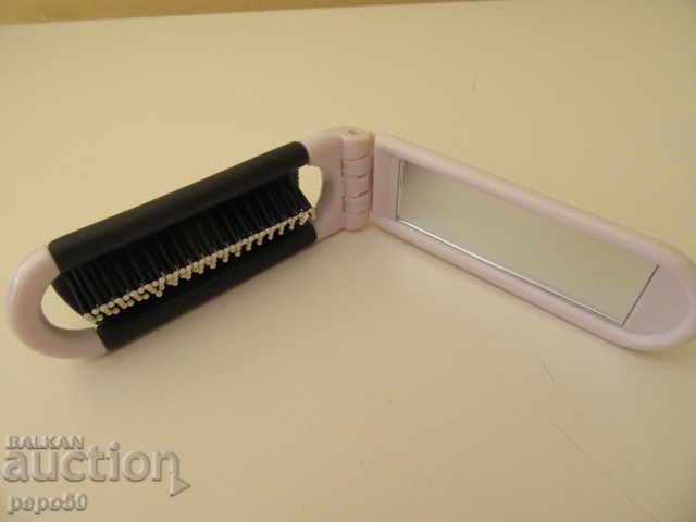 Auction FOLDING WOMEN'S COMB WITH MIRROR Auction FOLDING WOMEN'S COMB WITH MIRROR