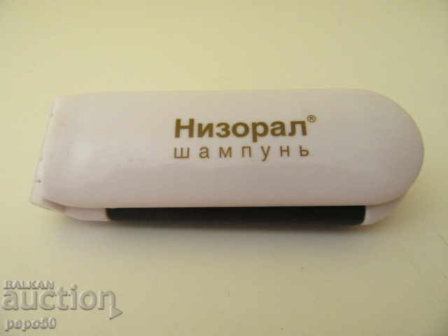 Delivery of FOLDING WOMEN'S COMB WITH MIRROR Delivery of FOLDING WOMEN'S COMB WITH MIRROR