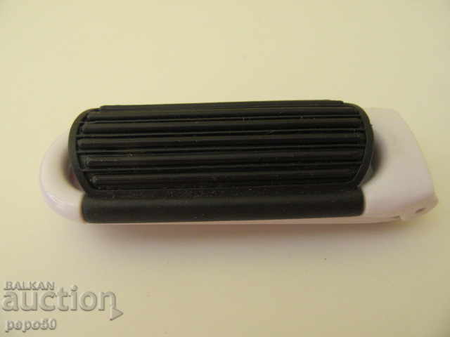 FOLDING WOMEN'S COMB WITH MIRROR - 5 FOLDING WOMEN'S COMB WITH MIRROR - 5