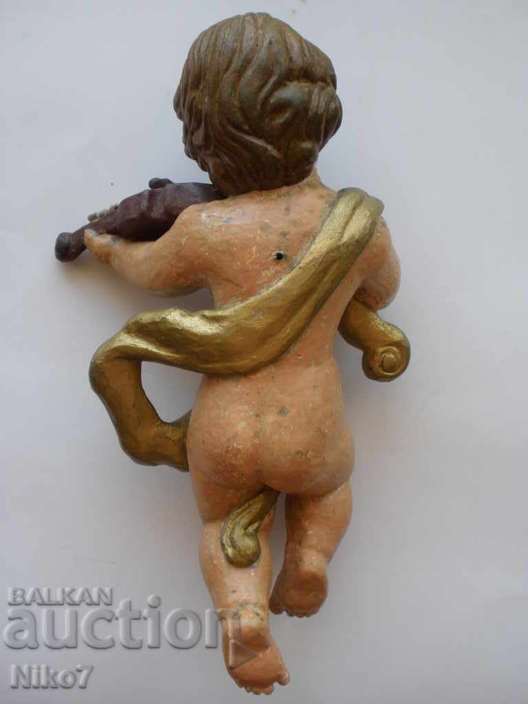 Delivery of Very old, wooden figure. Delivery of Very old, wooden figure.