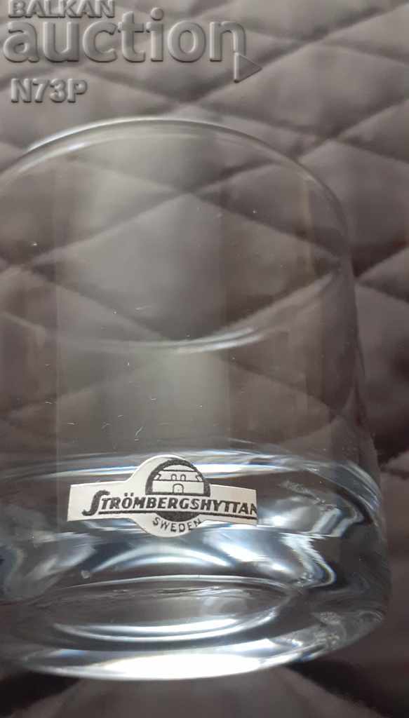 SUPORT DE LUMÂNARE. VAZĂ. FĂCUT ÎN SUEDIA. cu preț 5.00 BGN | € 2.56