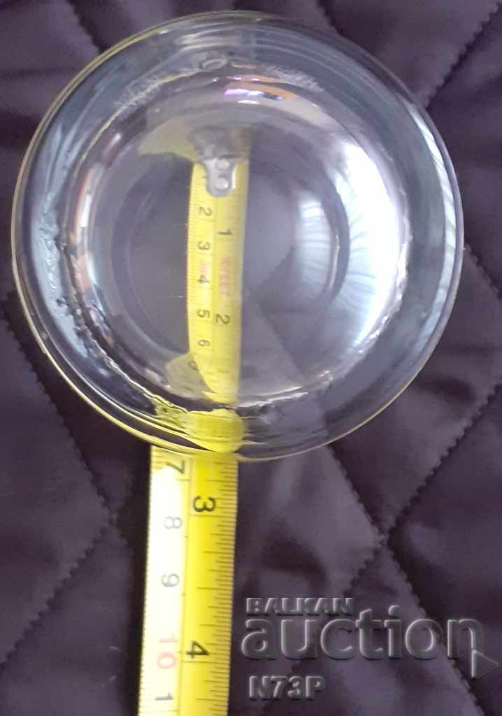 Livrarea SUPORT DE LUMÂNARE. VAZĂ. FĂCUT ÎN SUEDIA.