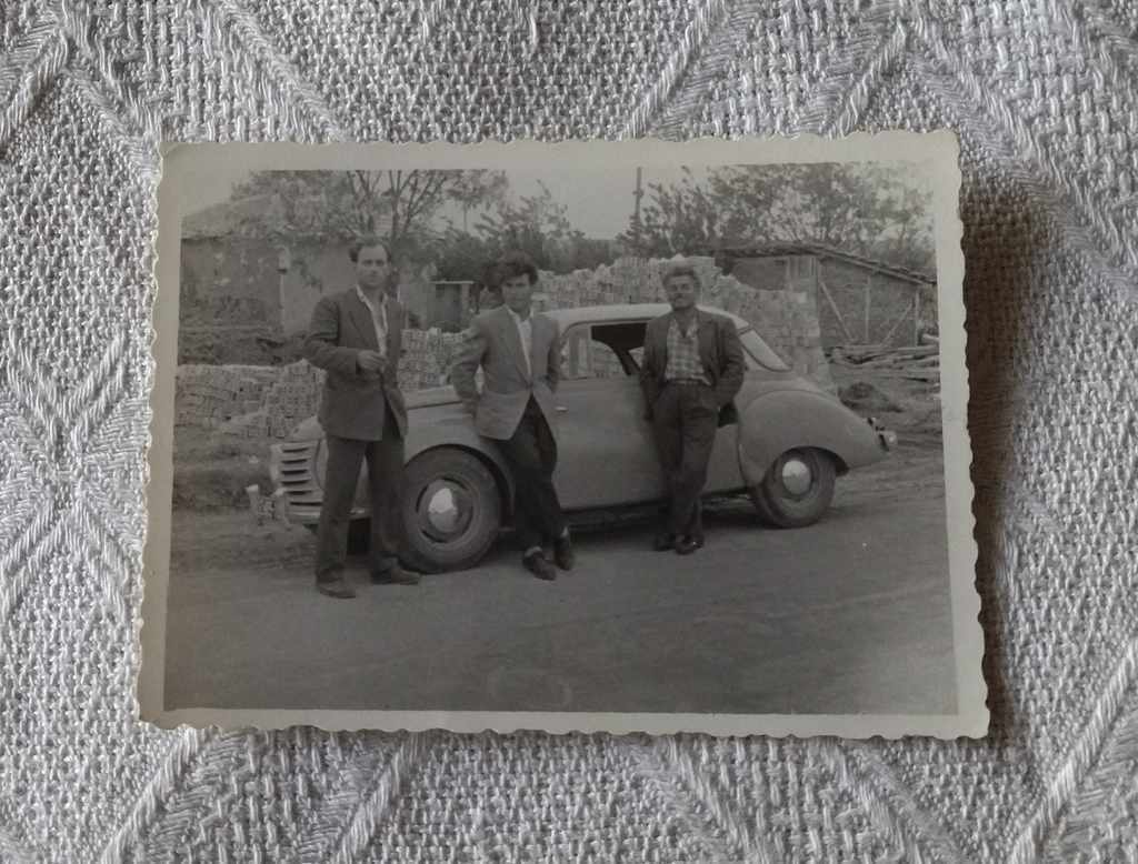 RENAULT CAR 4 CV PHOTO 196 .. with price 1.00 BGN | € 0.51 RENAULT CAR 4 CV PHOTO 196 .. with price 1.00 BGN | € 0.51