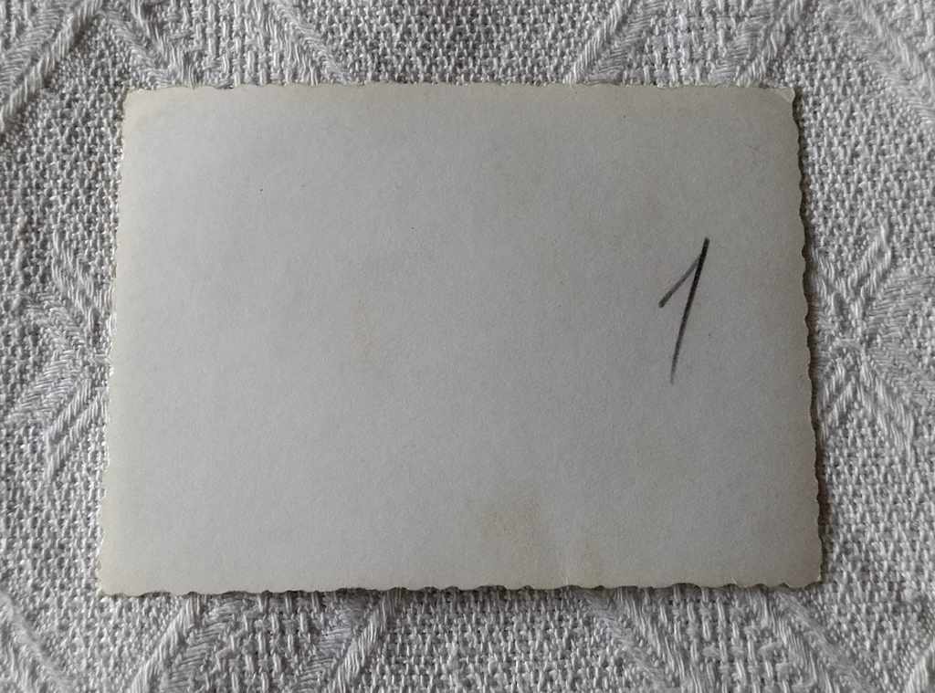 Auction RENAULT CAR 4 CV PHOTO 196 .. Auction RENAULT CAR 4 CV PHOTO 196 ..