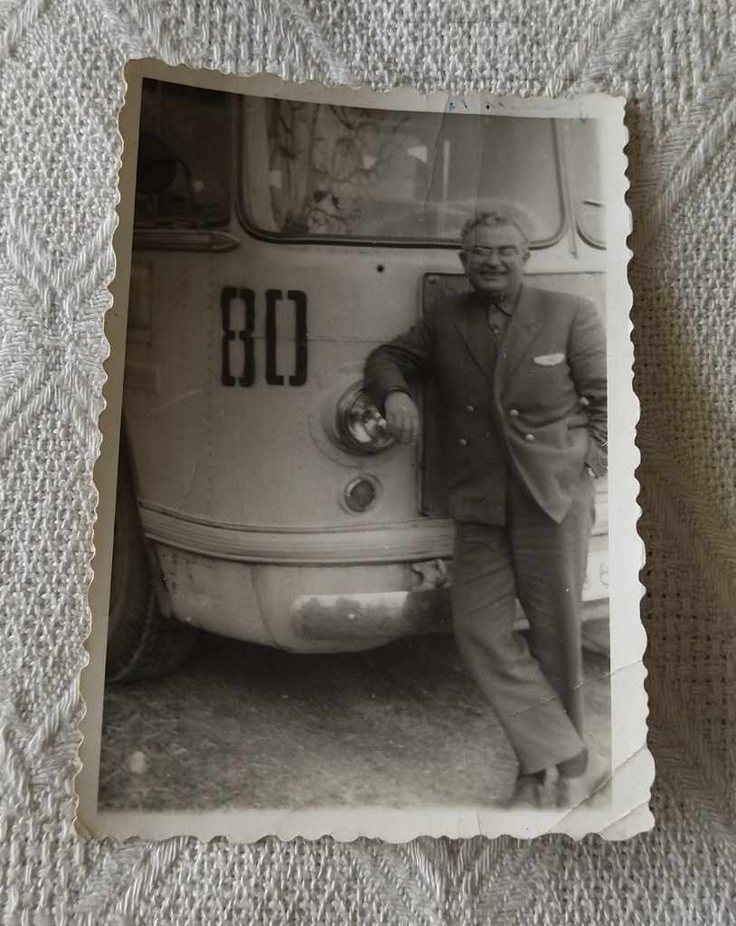 BUS DRIVER PHOTO 196 BUS DRIVER PHOTO 196